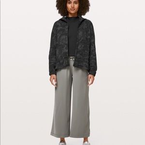 Lululemon Pack it Up Jacket 10 Camo